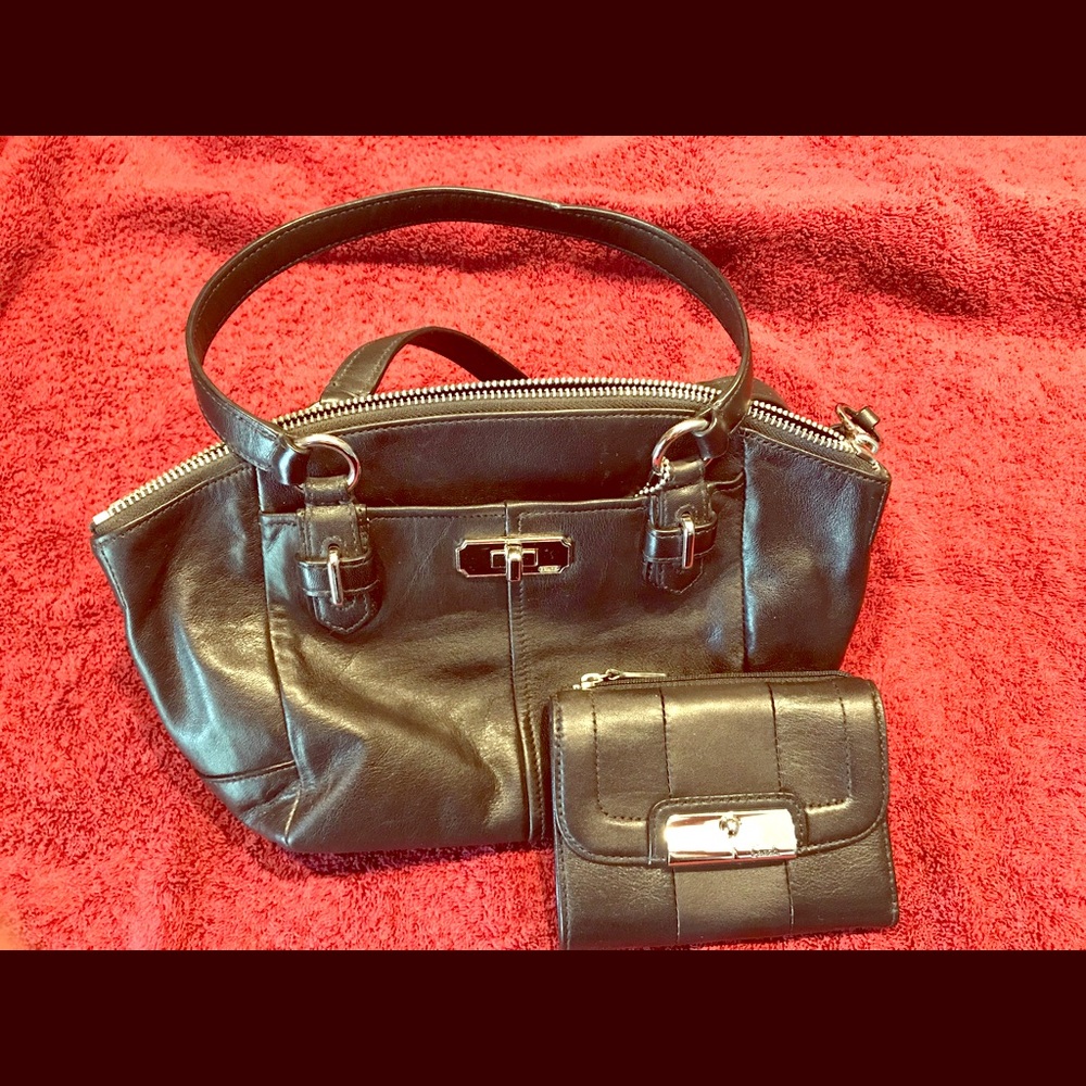 Coach purse and matching wallet